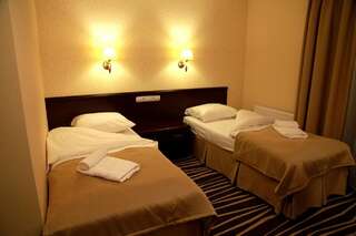 Отель Hotel Adria Руда-Слёнска Двухместный номер с 2 отдельными кроватями-4